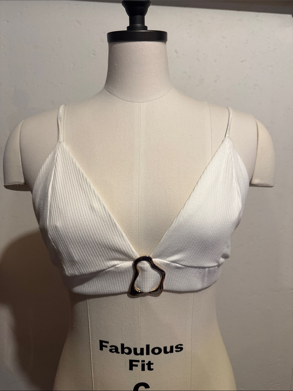 Mustard Seed White Ribbed V-Neck Crop Top with Gold Buckle